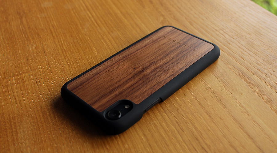 iPhoneXR用 木製アイフォンケース　ウォールナット